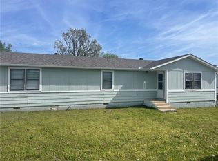 4976 Central Dr, Springdale, AR 72762