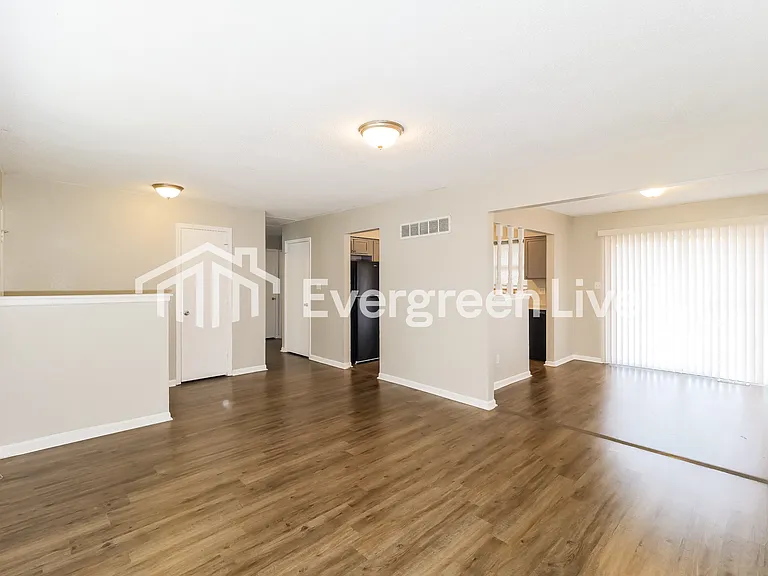 1109 NE 9th Street Ter — Photo 5