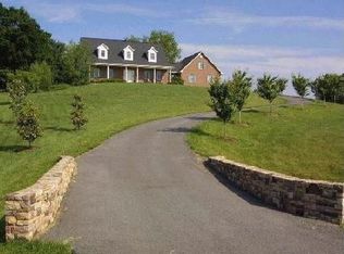 35 Sommersby Ln, Troutville, VA 24175