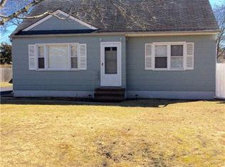 39 Bayview Ave, East Patchogue, NY 11772