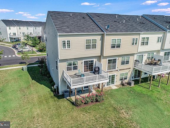 5th image of 20786 Brunswick Ln