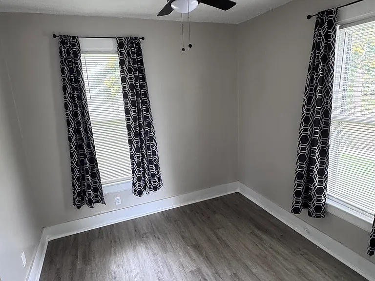 703 Park Pl — Photo 8