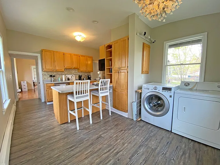 263 Auburndale Ave — Photo 7