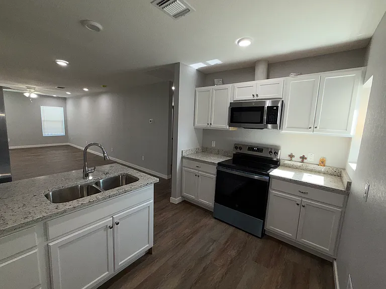 334 W Hermosa Dr — Photo 9