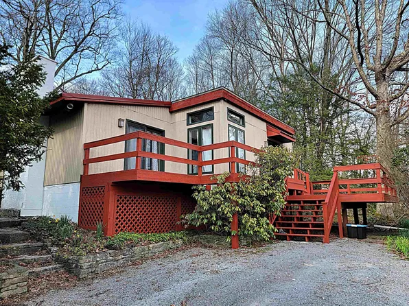 143 Paradise Cir, Morgantown, WV 26508