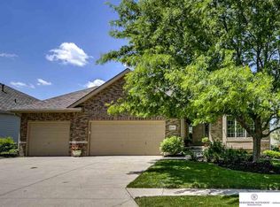 7126 N 121st St, Omaha, NE 68142