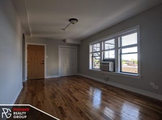 560 W Arlington Pl #612, Chicago, IL 60614