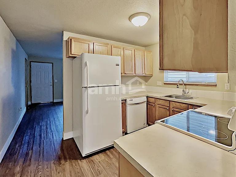 16989 SW Cashew Way — Photo 3