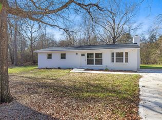 5525 Glenoaks Dr, Durham, NC 27712