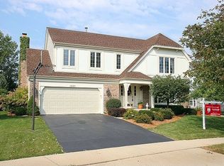1221 Silver Pine Dr, Hoffman Estates, IL 60010
