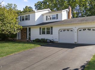 98 Old Bridge Dr, Howell, NJ 07731