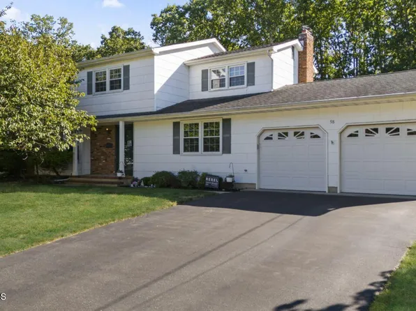 98 Old Bridge Drive, Howell, NJ 07731