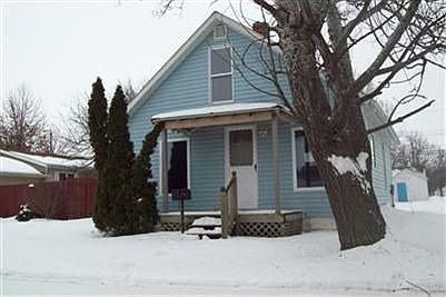1st image of 710 3rd Ave E