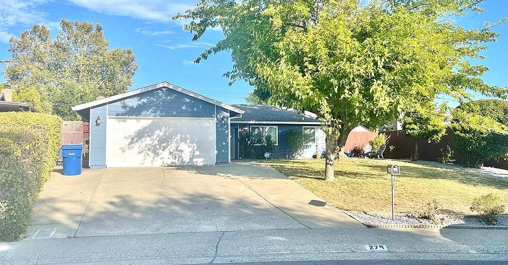 3 bed, 1334 sqft, $3,150 — Photo 1