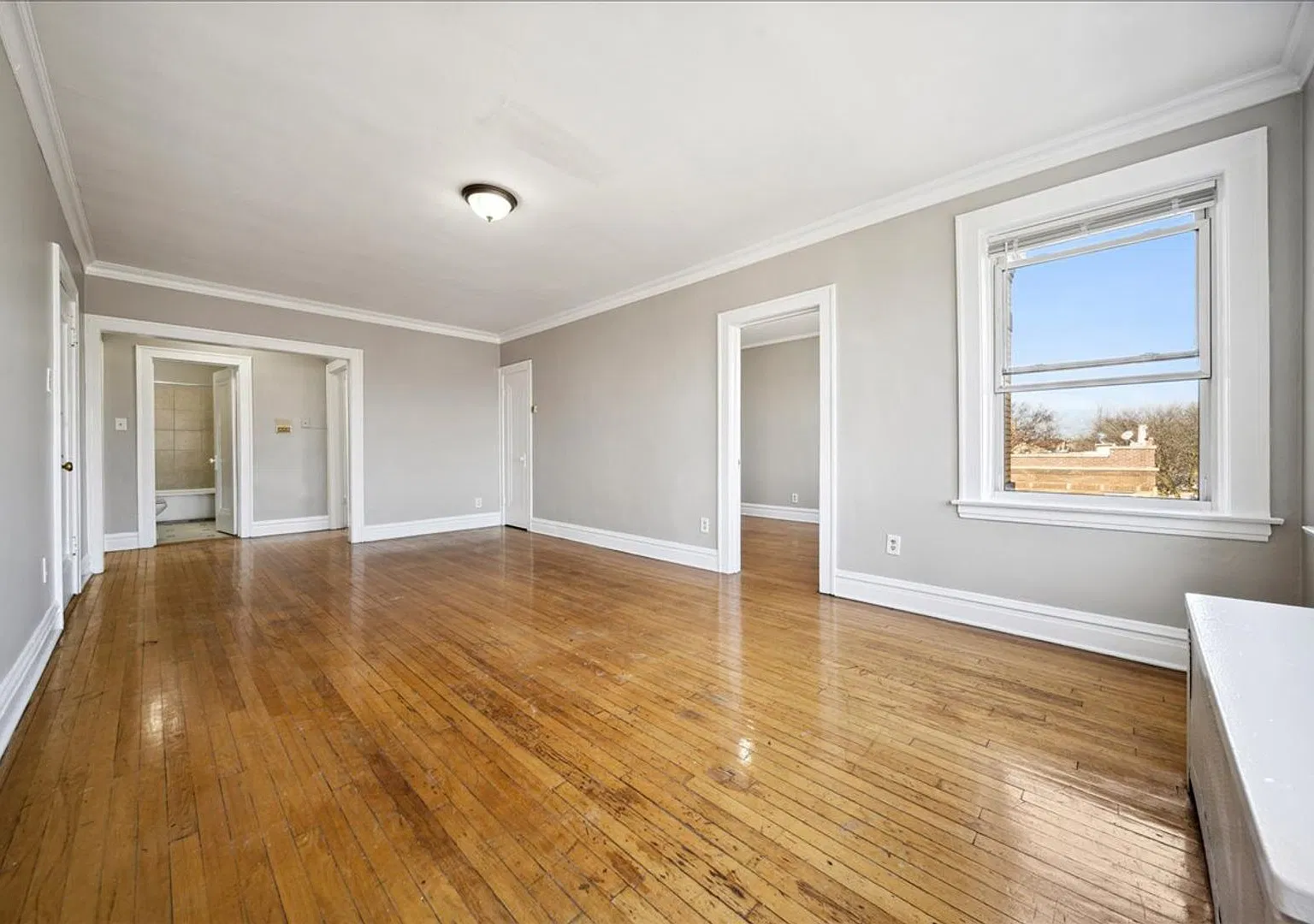 2 Bedroom apartment — Photo 4