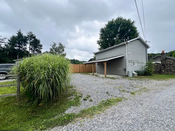 10 Linda Ln, Elkins, WV 26241