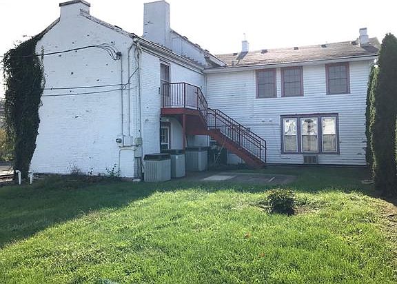3rd image of 318 Washington St