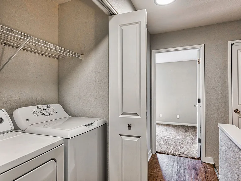 Sterling Pointe — Photo 29