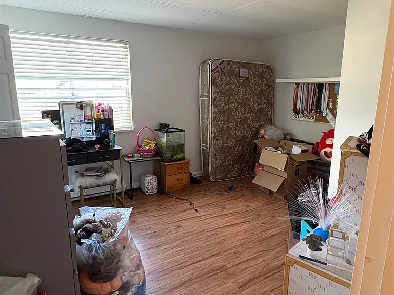 1900X 60th Ave — Photo 11