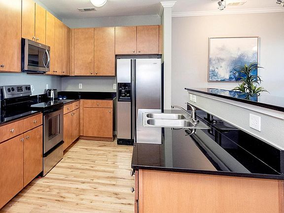 5th image of 2502 Leon St APT 312