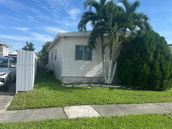 21551 NW 3rd Pl, Pembroke Pines, FL 33029