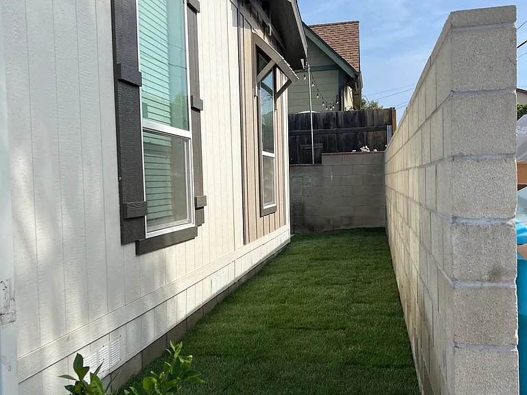 2221 Erie St — Photo 13