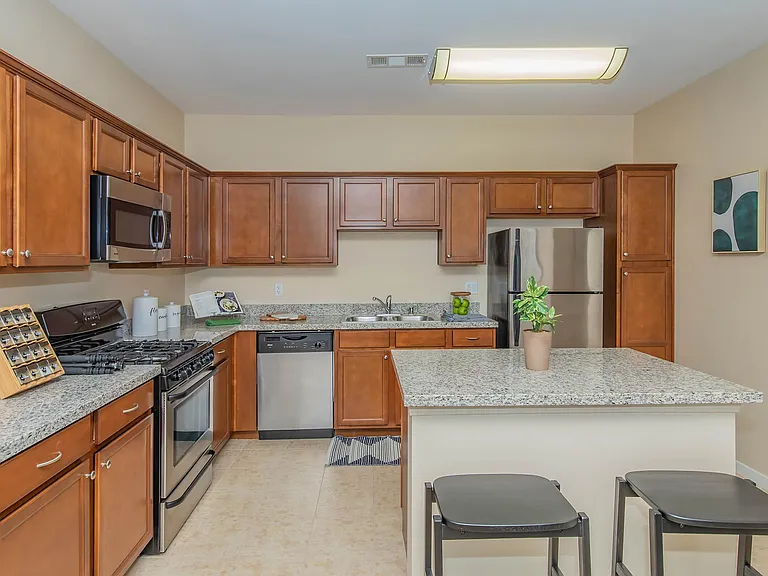 Vineyards at Palm Desert Apartment Homes — Photo 29