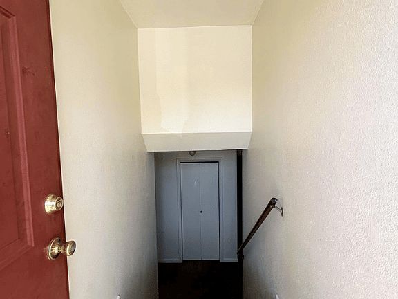 5th image of 5105 Hawthorne Rd #8