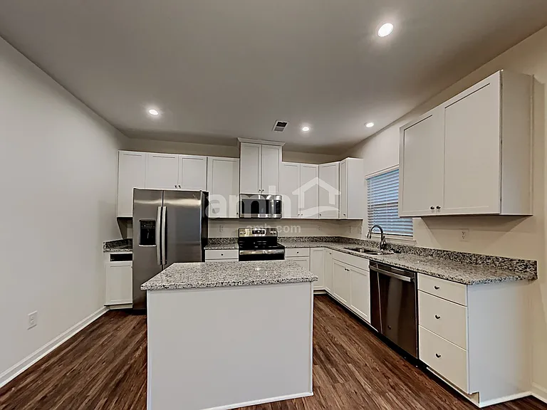 5061 Twin River Dr — Photo 4