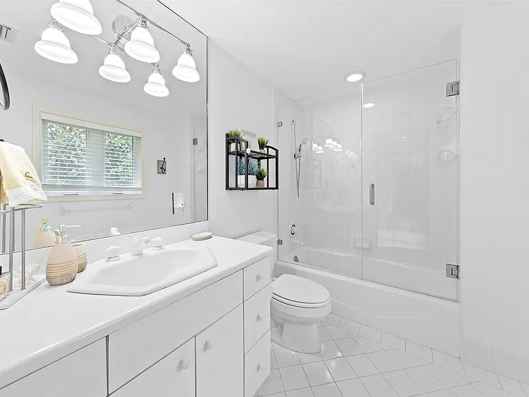 330 Royal Plaza Dr — Photo 22