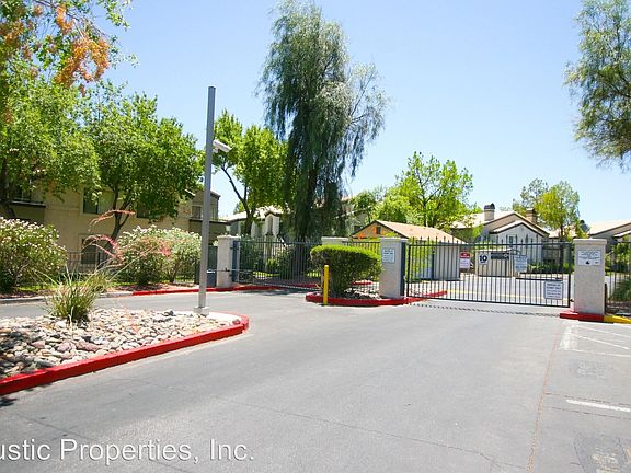 4th image of 3136 Tarpon Dr Unit 104