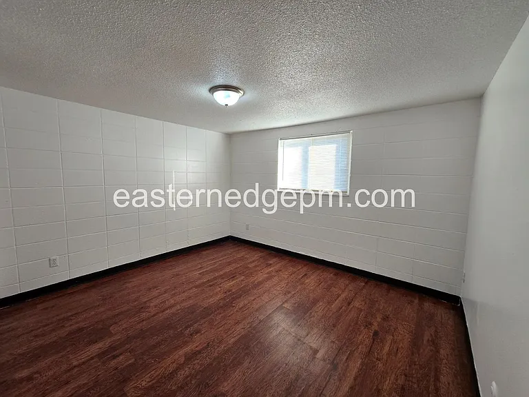 98 NW 10th St — Photo 13