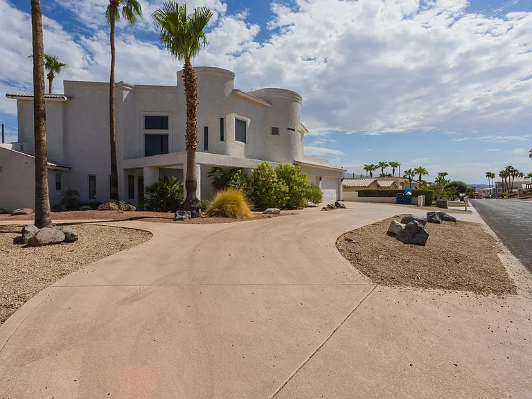 2320 Snead Dr — Photo 4