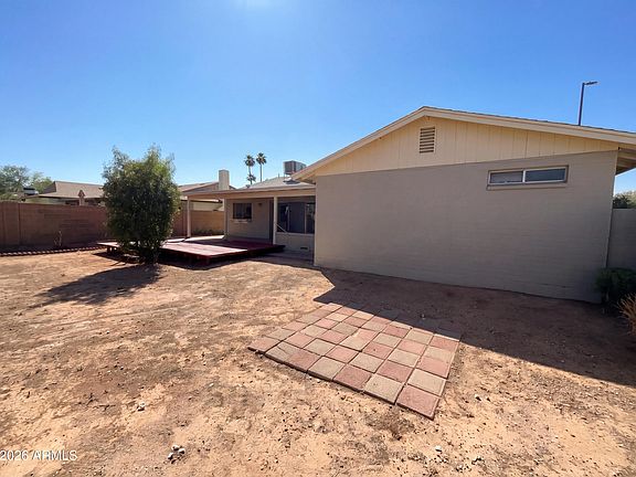 5th image of 2219 S ESTRELLA Circle