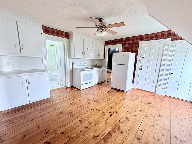 883 Union St #3 — Photo 1