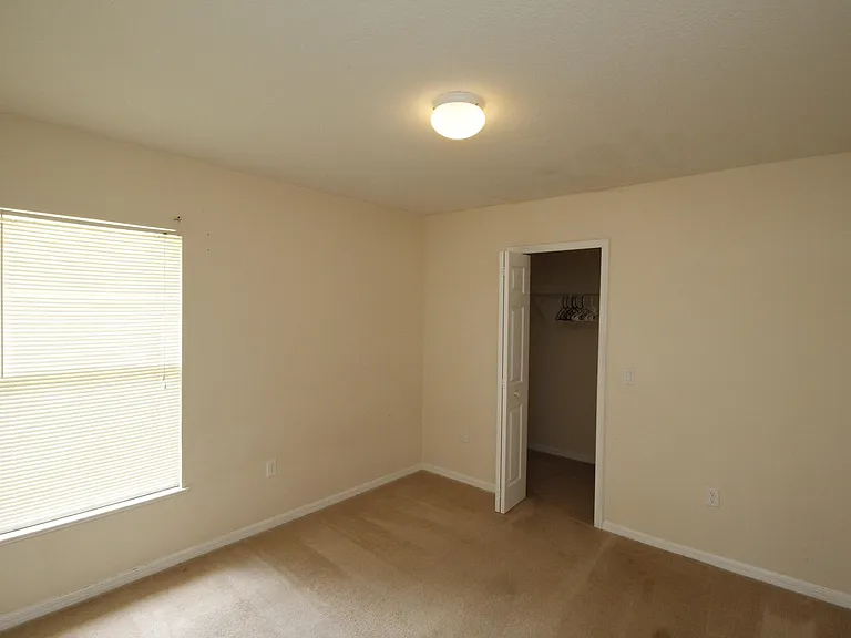 885 Tavernier Cir NE — Photo 11