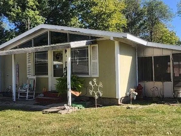 422 S Webster St, Erie, KS 66733