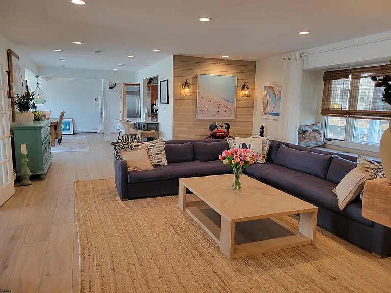 8601 Fulton Ave — Photo 32