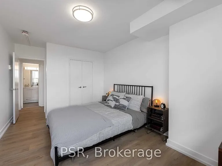 240 Markland Dr #706 — Photo 17