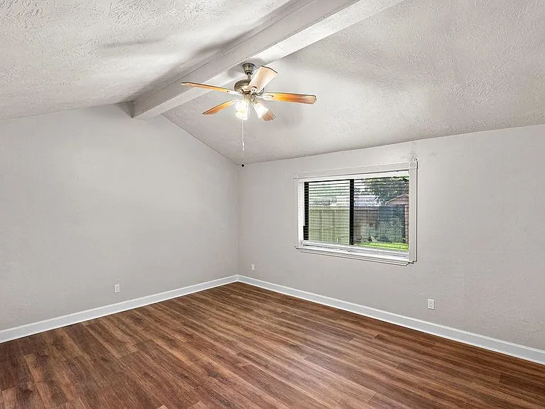 14910 Grassington Dr — Photo 15
