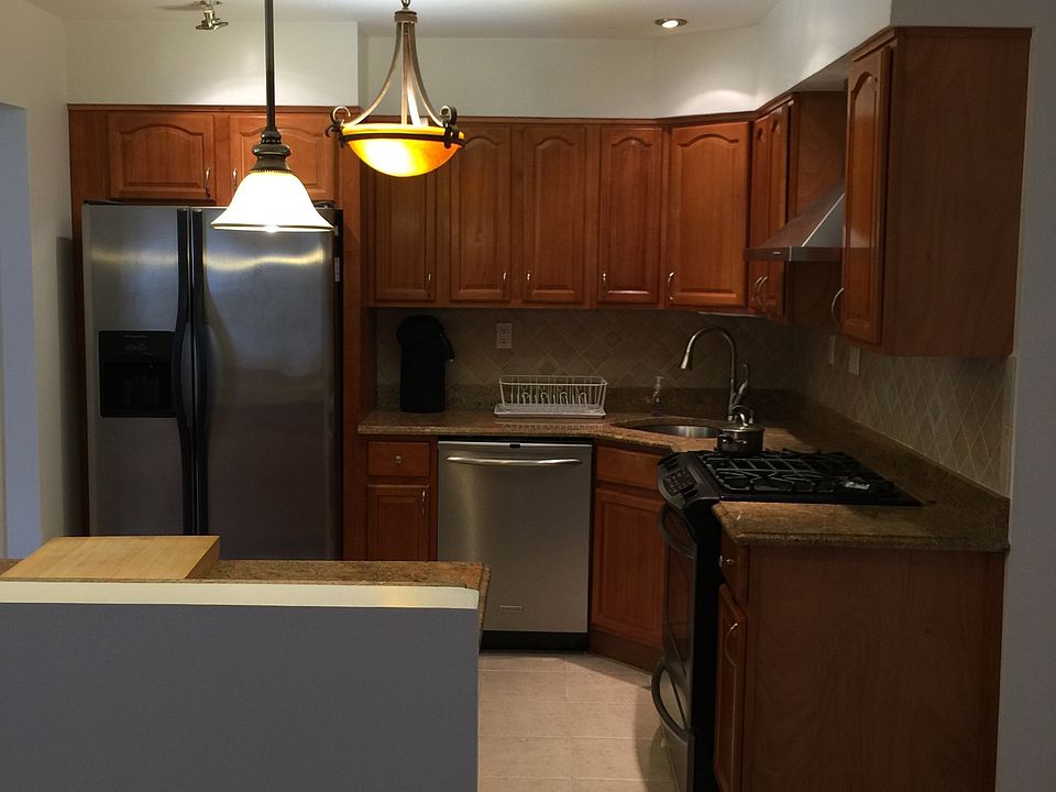 1st image of 21264 16th Ave #2