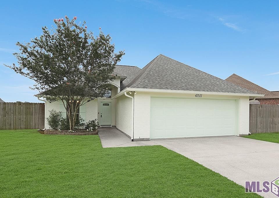 1st image of 41511 Hearthstone Ave