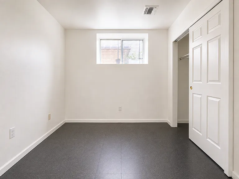33 Riverside Ln #B — Photo 8