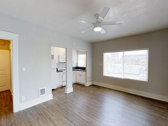 5th image of 843 13th St APT 8