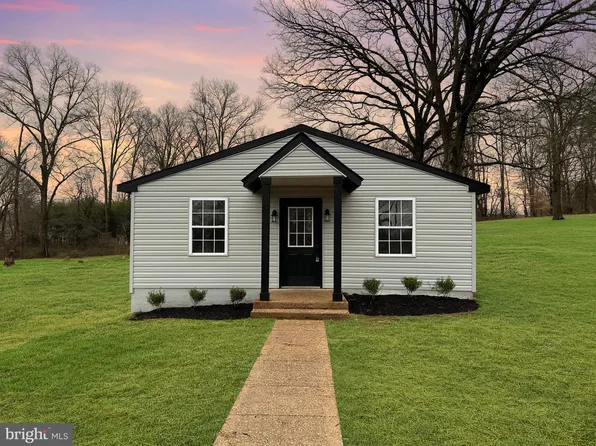 8107 Oak St, Manassas, VA 20111