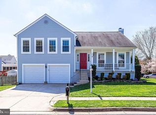 3 Brinks Ct, Sterling, VA 20165