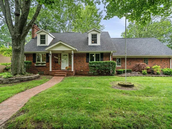 28037 Roan Dr, Warren, MI 48093