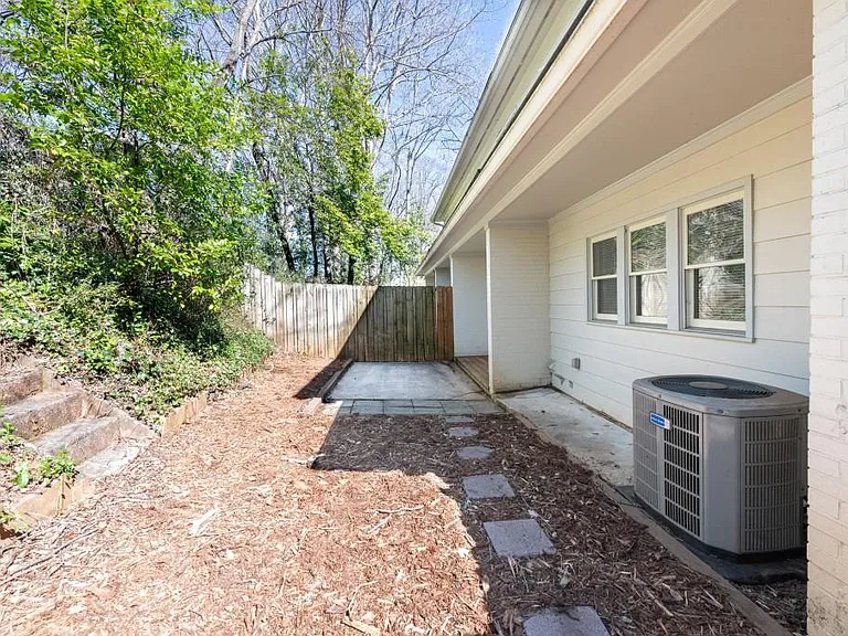 342 Mathews Ave NE #A — Photo 27