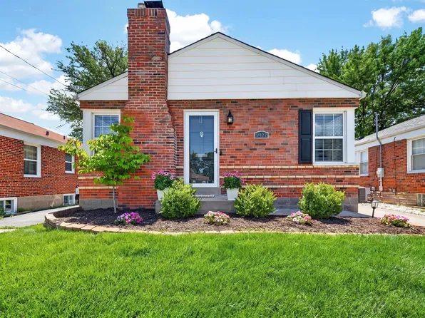 8832 Lawn Ave, Saint Louis, MO 63144