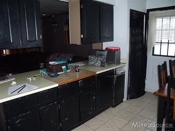 5th image of 24965 Orchid St